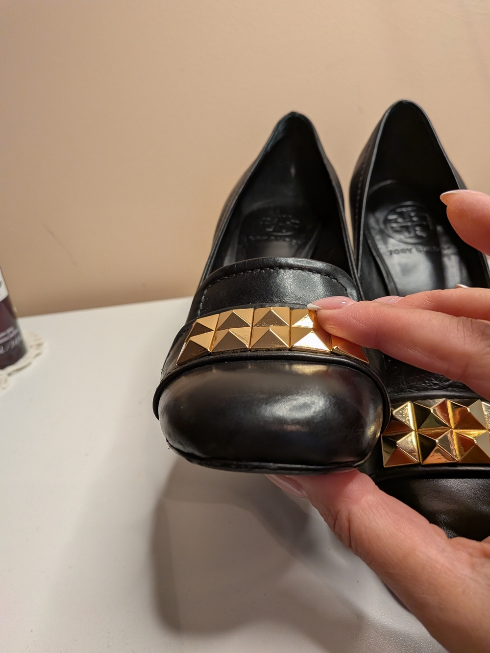 Tory Burch Black Leather Gold Stud Block Heel Pumps Size 7 - Picture 9 of 14